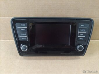autorádio Octavia 3 - displej, čítačka - 2