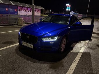 Jaguar XE 2.0 AWD - 2