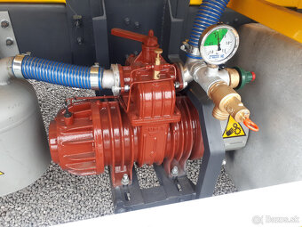 PRENAJOM CISTERNA 11500L SCANIA - 2
