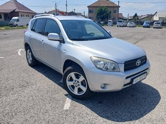 Predam Toyota Rav 4 2,2 diesel 100 kw rok 2006 - 2