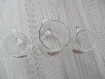 sadu troch starožitných sklenených pohárov - 2