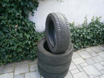 Predám 4x zimné pneu Michelin 205/55 R17 95VXL - 2