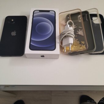 Predám iPhone 12 64GB - 2