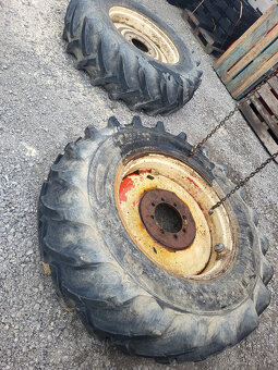 ponúkam par kolies 18 4 34 zetor crystal - 2