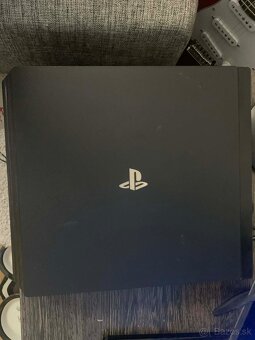 Playstation 4 pro - 2