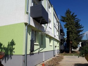 PREDAJ - 3-podlažný bytový dom s parkoviskom, Hlohovec. - 2