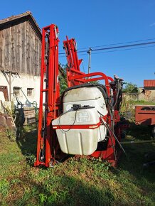 Nesený postrekovač za traktor 1000 l - 2