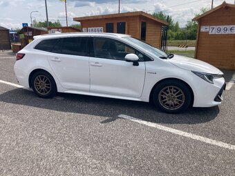 Toyota Corolla combi 2.0 Hybrid 112kW - TOP stav - 2