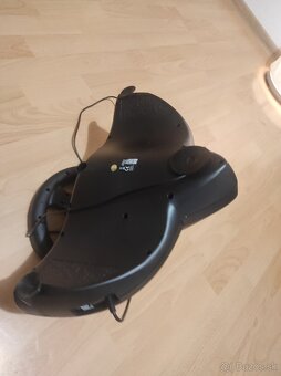 Volant s pedálmi - 2