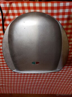 Predám kontaktný elektrický gril/sendvičovač - 2