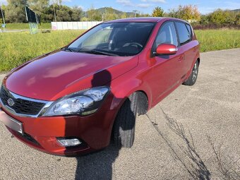 Kia ceed r.v. 2011, 1.4 benzín , 141 tis. Km - 2