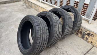 Predám letné pneumatiky 235/45 R18 - 2