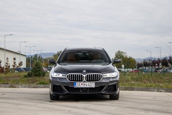 BMW Rad 5 Touring 540i MHEV xDrive M Sport - 2