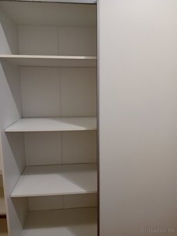 Biela šatníková skriňa - 2