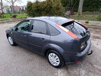 Predám Ford focus r.v. 2007 1,6 benzín - 2