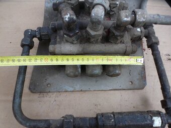 Hydraulický rozvadzač. - 2