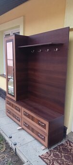 predsieňová stena - 2