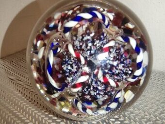 Krásne brúsené těžítko - 2