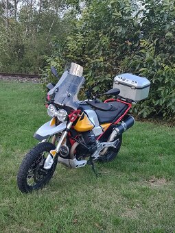 Moto Guzzi V85TT - 2