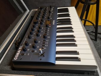 Modal Cobalt 8 + case THON - 2