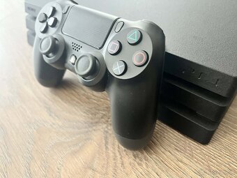 PS4 PRO 1TB - 2