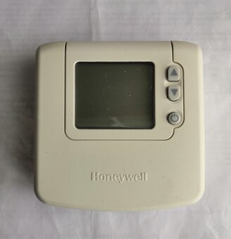 Termostat Honeywell Home DT90 - 2