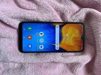 Samsumg galaxy A20e telefón - 2