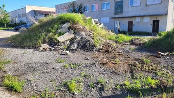 Darujem za odvoz zeminu zo sutou. - 2
