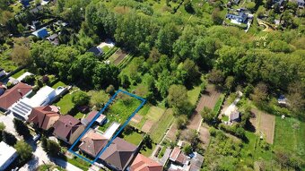 Pozemok 800m2 s pôvodným Rodinným domom_ Predaj - 2