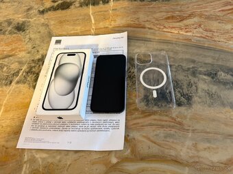 Predam Iphone 15 128gb cierny - 2