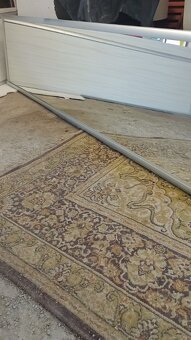 Predám dvojdielnu vstavanú skriňu roll door - 2