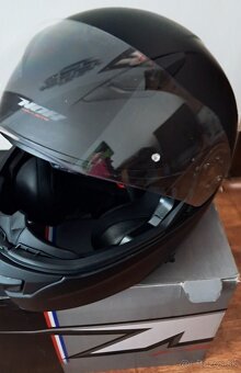 Moto prilba s príslušenstvom - 2