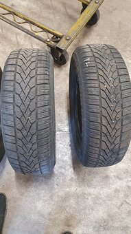 Predám 6mm a 4mm zimné gumy 195/65R15 - 2