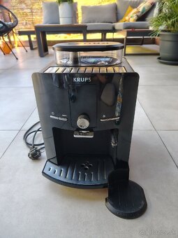 Automatický kávovar Krups EA82 – plnoautomat - 2