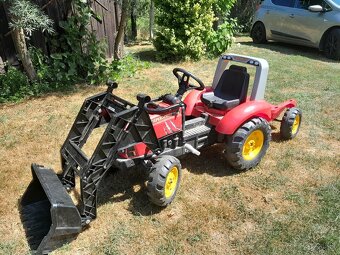 Detský traktor na slapanie - 2