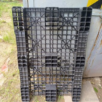 Plastove palety 2 kus - 2