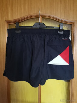 TOMMY HILFIGER pánske kúpacie šortky veľkosť XL - 2