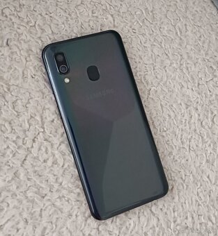 Samsung Galaxy A40 - 2