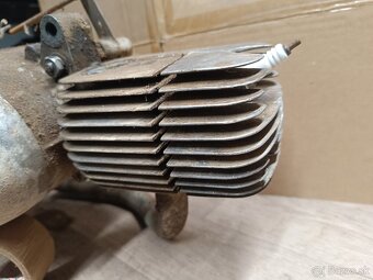 Motor Jawa pionier 05 + orig. Štítok DE - 2