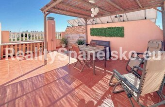 Prostorný dvoupodlažní dům poblíž Růžového jezera 239.990EUR - 2