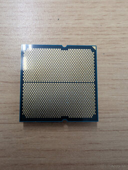 AMD Ryzen 9 9900X - 2