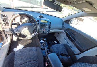 Rozpredám kia ceed , hyundai i30 - 2