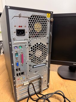 Kancelársky pc 4gb ram,120gb ssd , Funkčný - Cena za komplet - 2