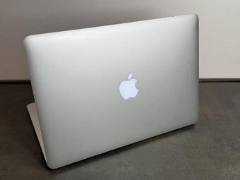 MacBook Air (13-palcový, 2017) - 2