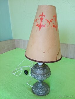 Lampa s klobúkom - 2