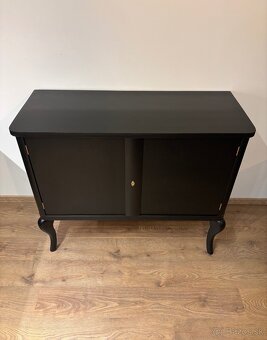 Starožitná komoda - 2