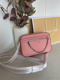 Michael Kors kožená crossbody - 2