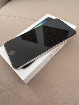 Apple iPhone SE 2022 64gb + Apple Watch SE 2.gen - 2