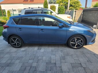 Predam Toyota Auris 1.8 hybrid - 2