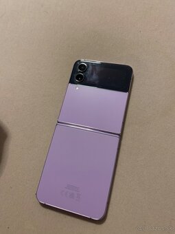 Samsung Z Flip 4 - 2